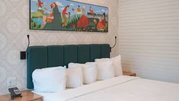In-room safe, free WiFi, bed sheets