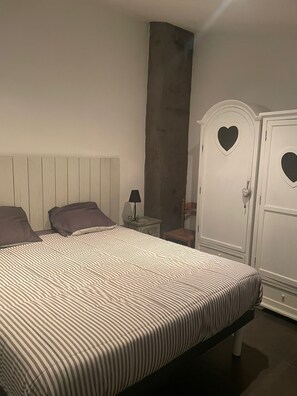 2 chambres, bureau, fer et planche à repasser, Wi-Fi