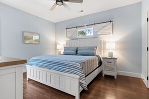 3 bedrooms, WiFi, bed sheets - Sea La Vie𓇼Central Location𓇼Cozy𓇼Fire Pit (Oak Island)