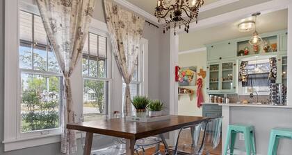 New! Stunning Pet-Friendly Home + 3 Min to DT!