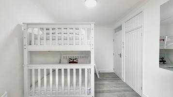 3 bedrooms, iron/ironing board, free WiFi, bed sheets