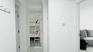 3 soverom, strykejern/-brett, wi-fi (inkludert) og sengetøy