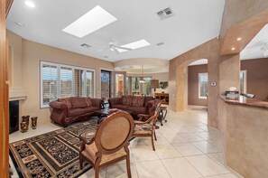 Lobby - Beautiful Gold Canyon home, Mt Views, Pool, Private setting (Gold Canyon)