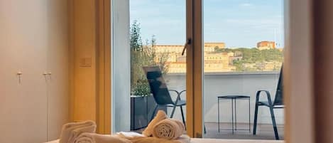 Suite Junior, vista mare | Cassaforte in camera, tende oscuranti, insonorizzazione, Wi-Fi gratuito