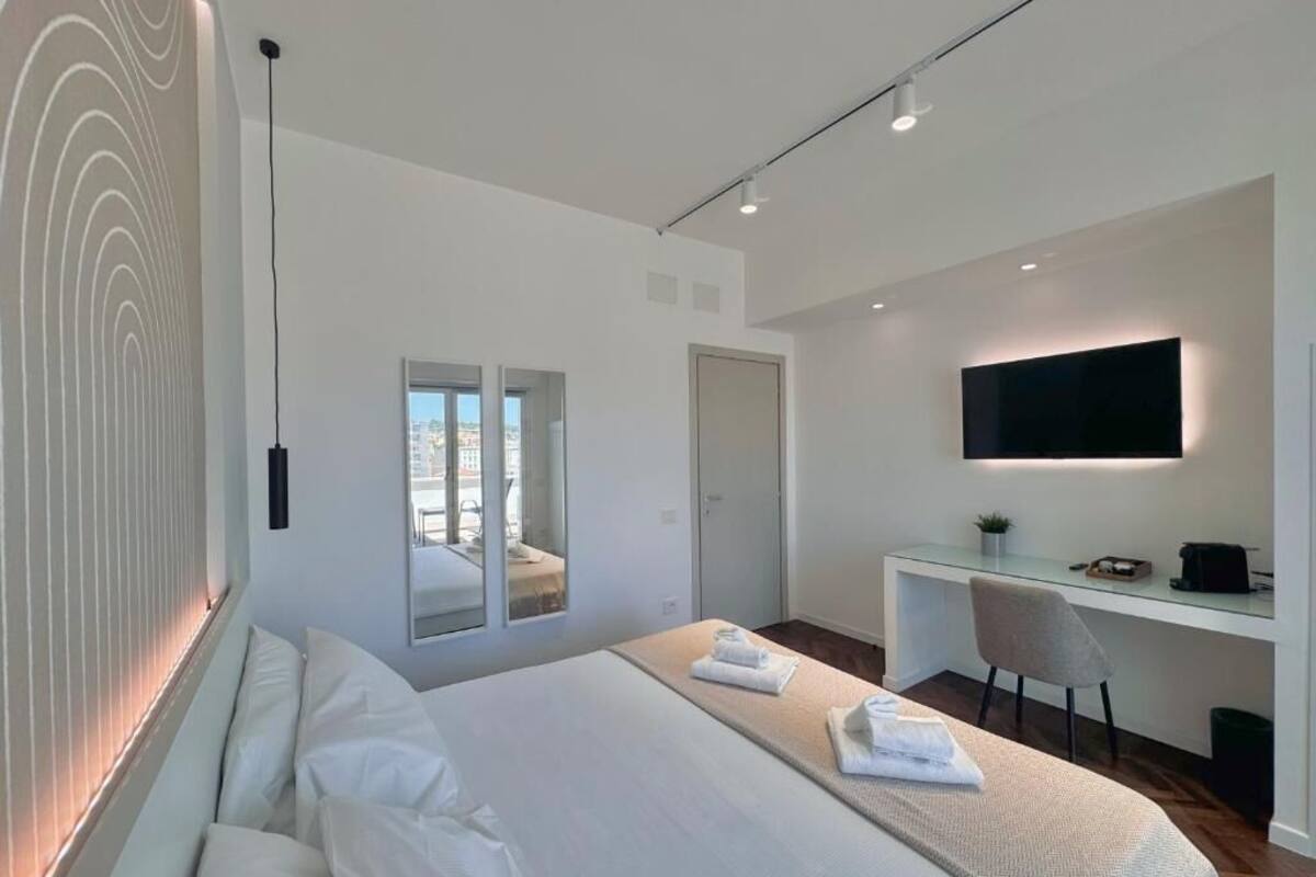 Junior Suite, Sea View | In-room safe, blackout drapes, soundproofing, free WiFi