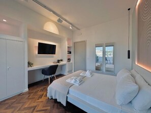 Double Room, City View | In-room safe, blackout drapes, soundproofing, free WiFi - Mameli View Cagliari (Cagliari)