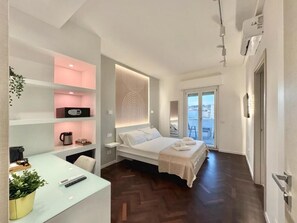 In-room safe, blackout drapes, soundproofing, free WiFi - Mameli View Cagliari (Cagliari)