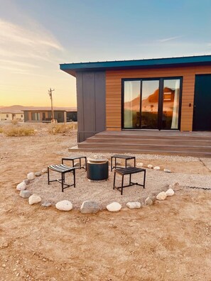 Terrace/patio - Stellar Retreat at Big Bend - Cabin #1 (Terlingua)