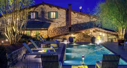 Dimora Dei Sogni 7+1, Emma Villas