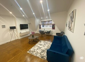 Apartemen, 2 kamar tidur | Ruang keluarga