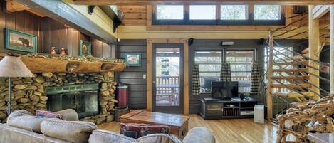 Cabane, plusieurs lits, bain à remous, vue jardin (Dancing Dragonfly) | Coin séjour