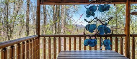 Cabin, nhiều giường, bồn tắm nước nóng, quang cảnh vườn (Dancing Dragonfly) | Quang cảnh từ phòng