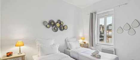 Fer et planche à repasser, Wi-Fi, draps fournis