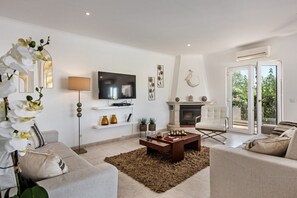 Televisio, pöytätennispöytä