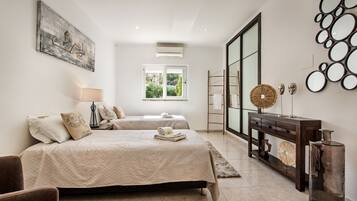 StrykjÀrn/strykbrÀda, wi-fi och sÀngklÀder