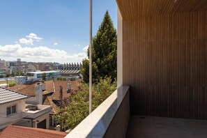 Comfort Apartment | Balcony - PRI ApartHotel (Pristina)