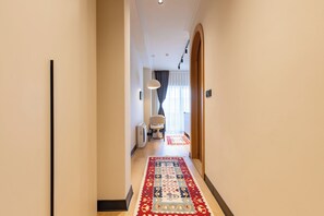Comfort Apartment | Wardrobe - PRI ApartHotel (Pristina)