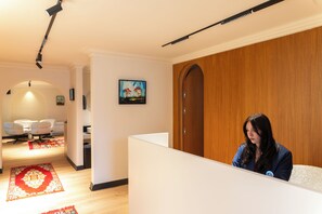 Reception - PRI ApartHotel (Pristina)