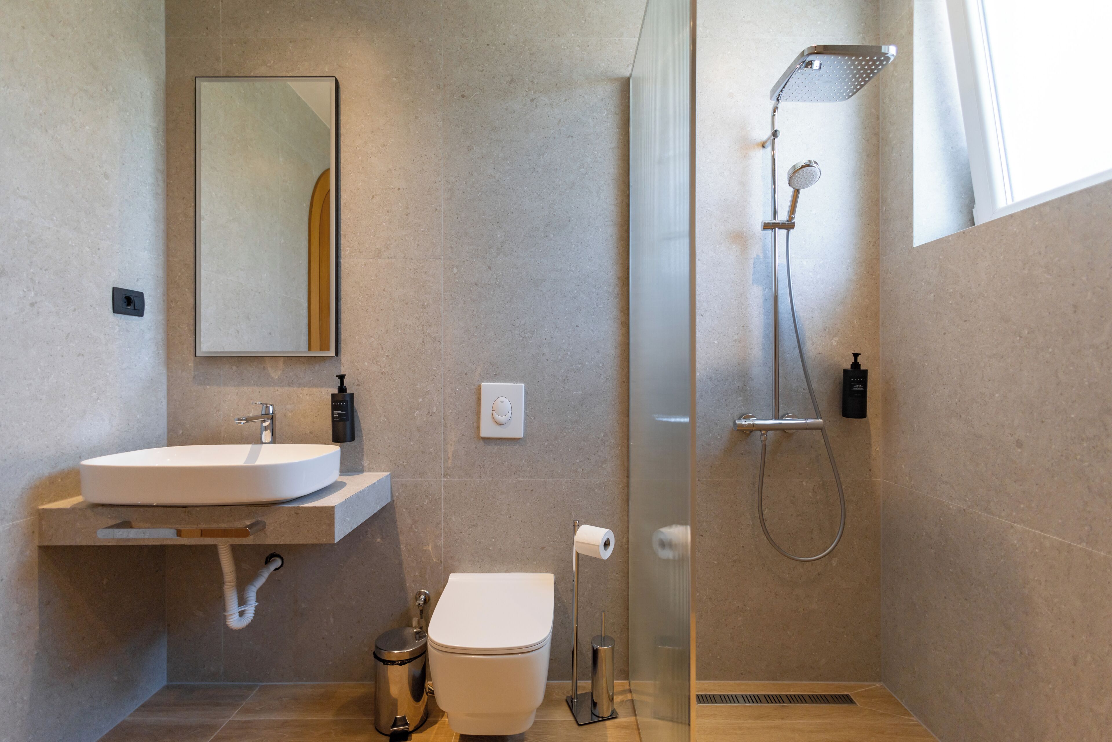 Superior Apartment, City View | Bathroom | Shower, hair dryer, towels, soap