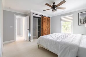 4 habitaciones, tabla de planchar con plancha y wifi gratis