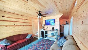 Unclassified image, 5 of 12, button - Dora Jean's Lake Front Fishing Cabin w/ boathouse, on Lake Guntersville Sleeps12 (Scottsboro)