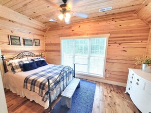 4 bedrooms, internet, bed sheets