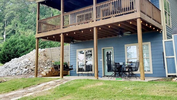 Unclassified image, 1 of 12, button - Dora Jean's Lake Front Fishing Cabin w/ boathouse, on Lake Guntersville Sleeps12 (Scottsboro)