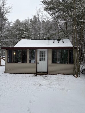 Exterior - Escape to your Private Spider Lake Retreat (Traverse City)