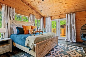 3 bedrooms, iron/ironing board, WiFi, bed sheets - NEW Upscale 3BR w/ POOL,Hot Tub,Sleeps 8to10,Mountain Views,35m to Park! (Sevierville)