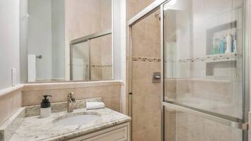 Douche, séchoir à cheveux