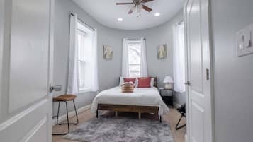 2 bedrooms, iron/ironing board, WiFi, bed sheets