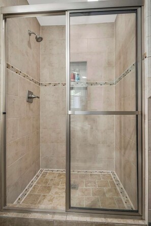 Douche, sèche-cheveux