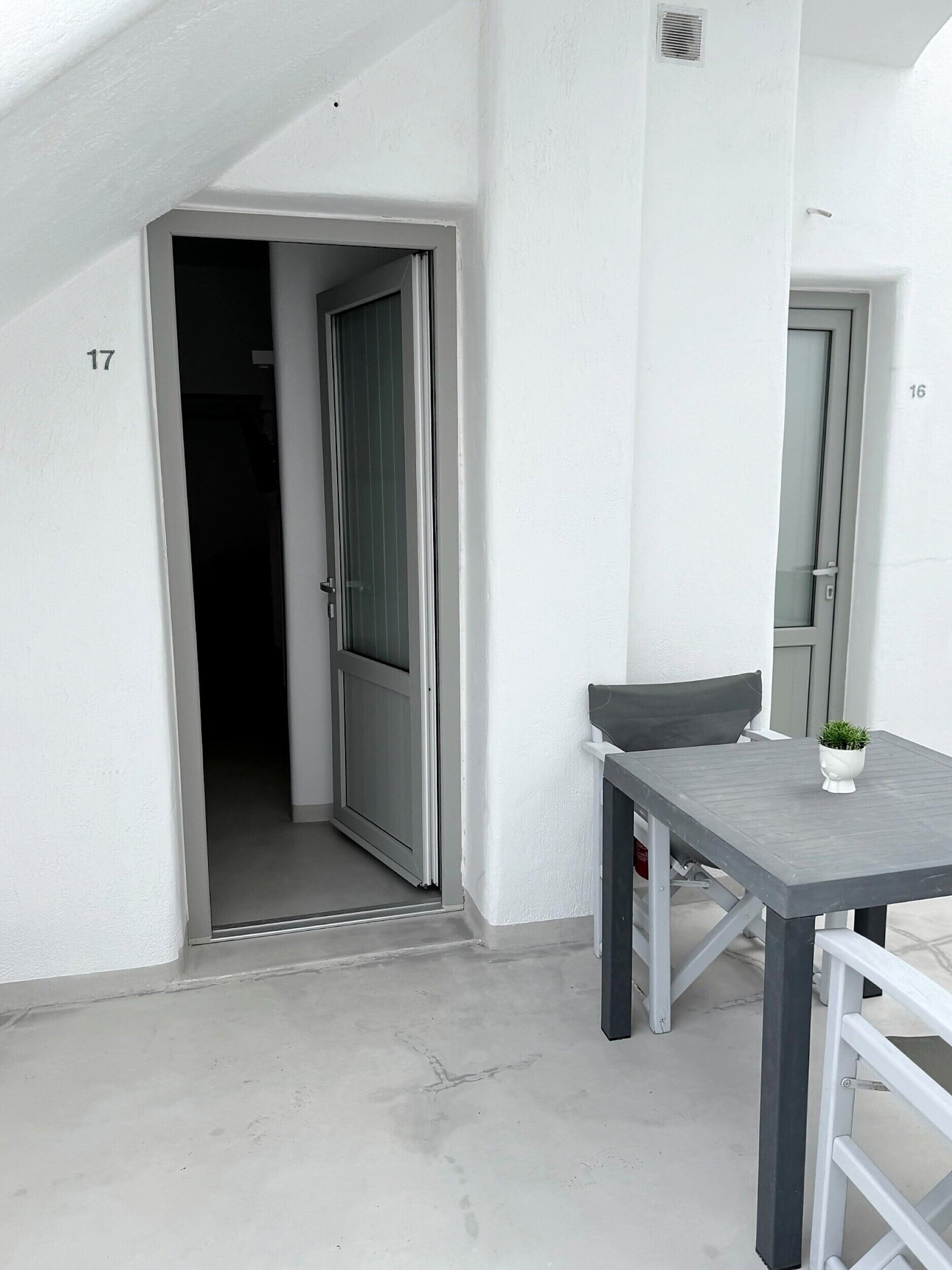 高级三人房 | 露台