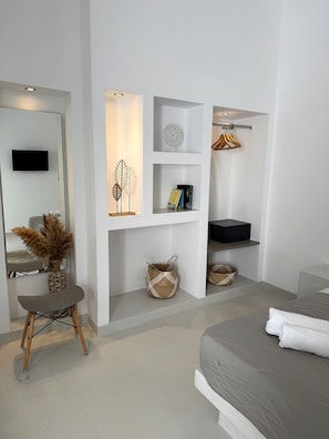Quarto triplo superior | Cofres nos quartos, individualmente decorados