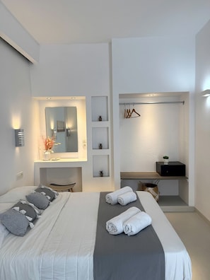 Quarto triplo superior | Cofres nos quartos, individualmente decorados