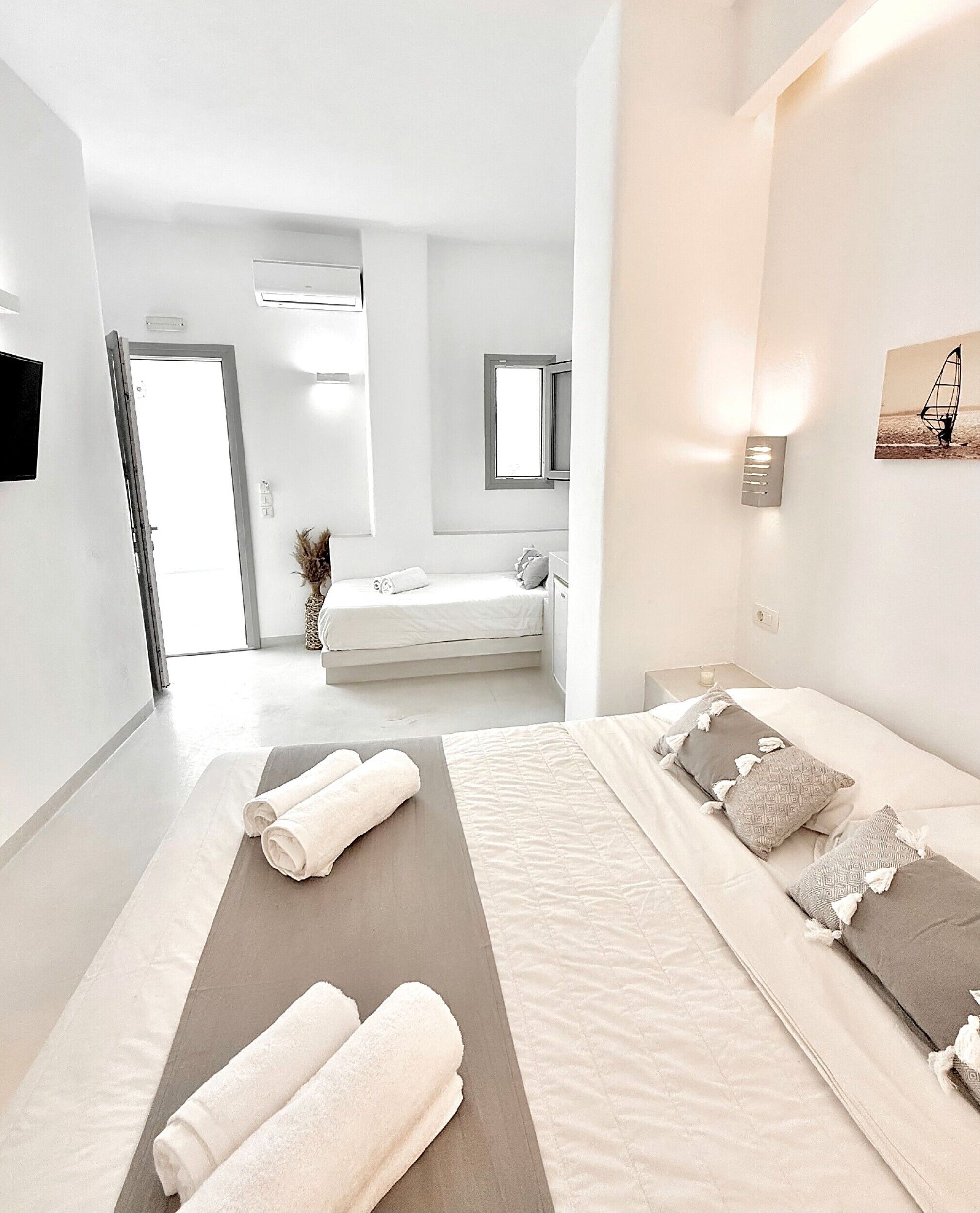 Superior Triple Room | In-room safe, individually decorated, individually furnished, desk