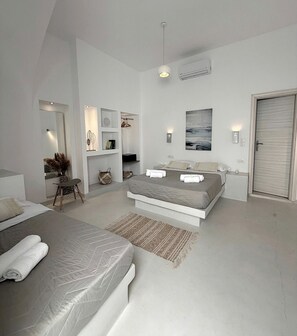 Superior Triple Room | In-room safe, individually decorated, individually furnished, desk - Erice Fira by EasyStay (Santorini)