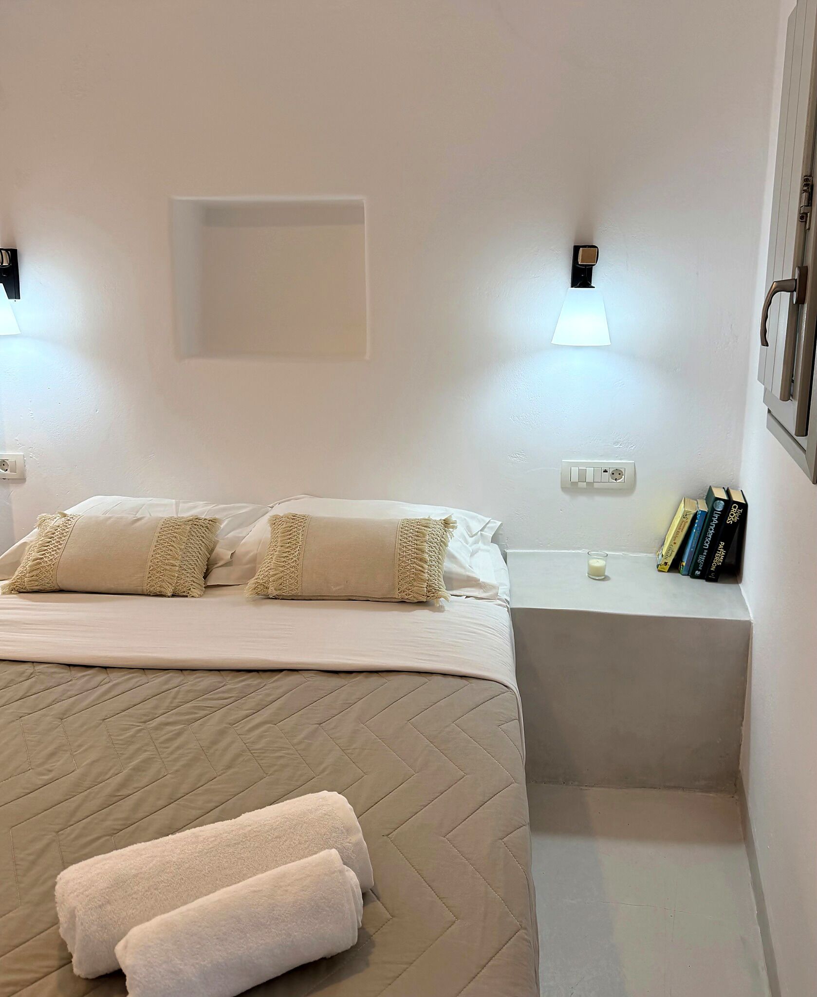 In-room safe, individually decorated, individually furnished, desk