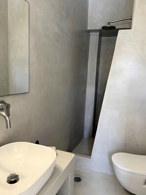 Bathroom - Erice Fira by EasyStay (Santorini)