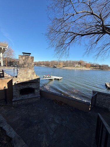 Lakefront Luxury w/ Dock, Great Location!