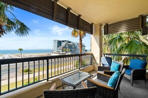 Property grounds - Club SeaLaVie- Family friendly, community pool, wifi (Mexico Beach)