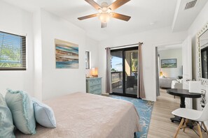 3 bedrooms, iron/ironing board, WiFi, bed sheets - Club SeaLaVie- Family friendly, community pool, wifi (Mexico Beach)