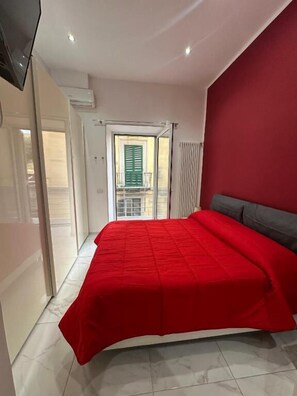 Deluxe Double Room, Balcony, City View - Santa Chiara Garden View B&B (Napoli)