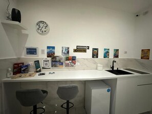 Private kitchen - Santa Chiara Garden View B&B (Napoli)