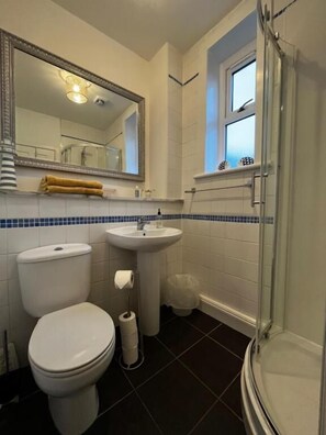 Chambre Double Familiale, vue mer | Salle de bain