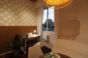 TV - Refúgio Afeto, in the heart of Rio de Janeiro - a complete and charming apartment. (Rio de Janeiro)