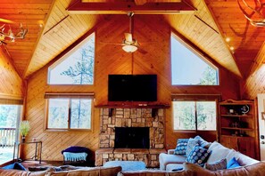 Living area - Circle C on Timberline (Ruidoso)