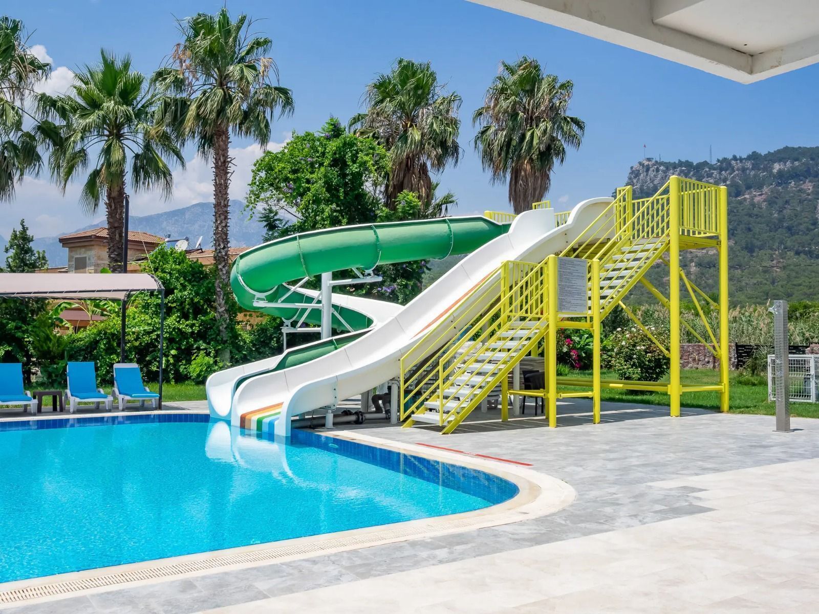 Alberca al aire libre por temporada 