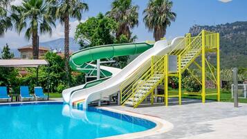 Alberca al aire libre por temporada