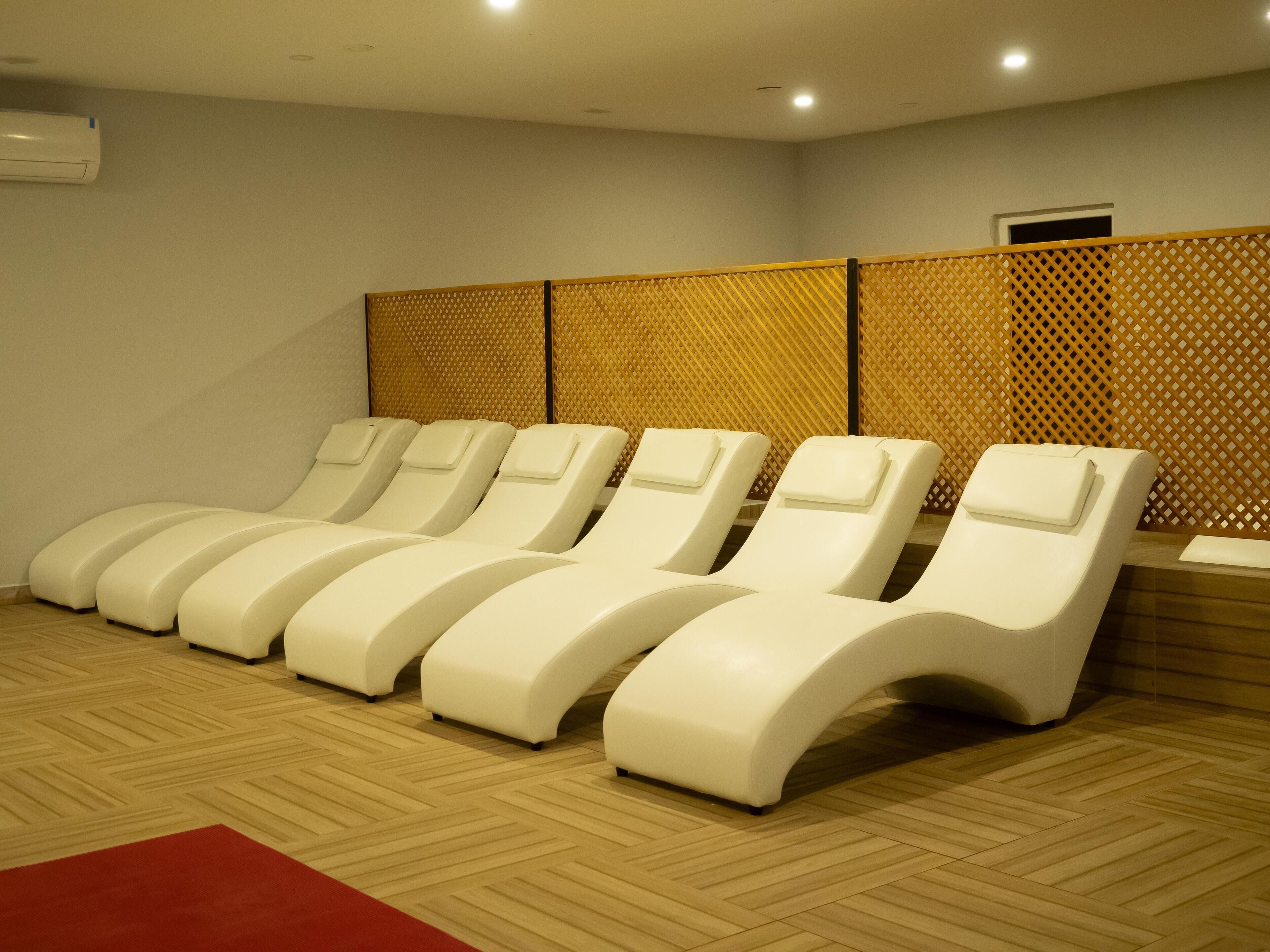 Sauna, hot tub, Turkish bath/hammam, body treatments, hydrotherapy